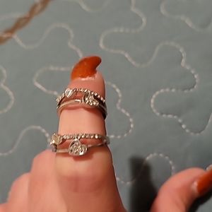 2 adjustable heart rings